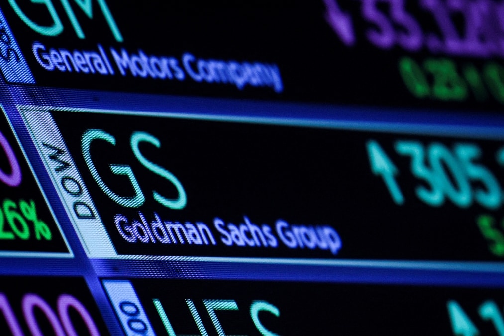Lío en EEUU por el intento de Goldman Sachs de vender electricidad a los hogares 