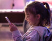 Los pediatras advierten sobre el mal uso de las pantallas en menores y animan a regular