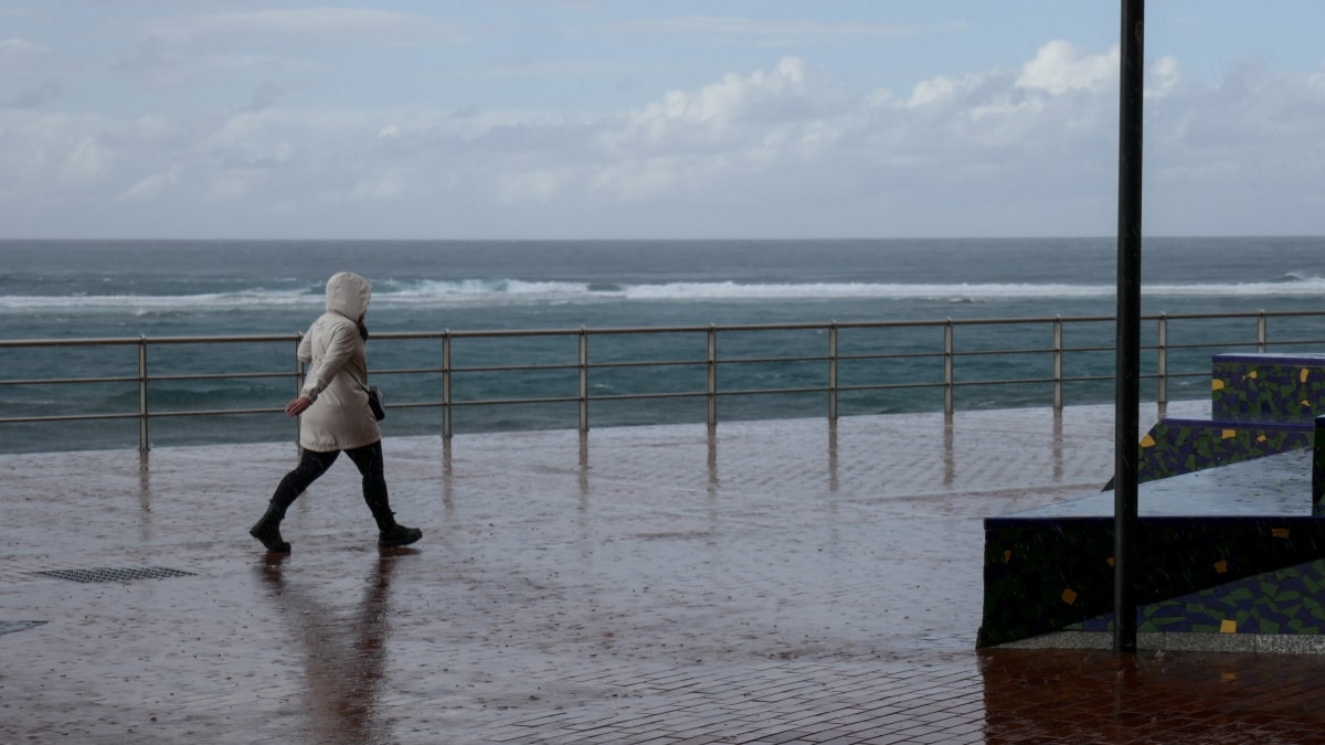 Lluvias en una jornada con una decena de provincias de la Península y Canarias en riesgo