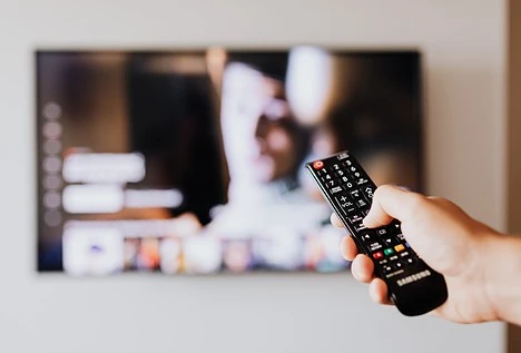 El consumo de televisión en diferido en octubre alcanzó los ocho minutos por persona al día