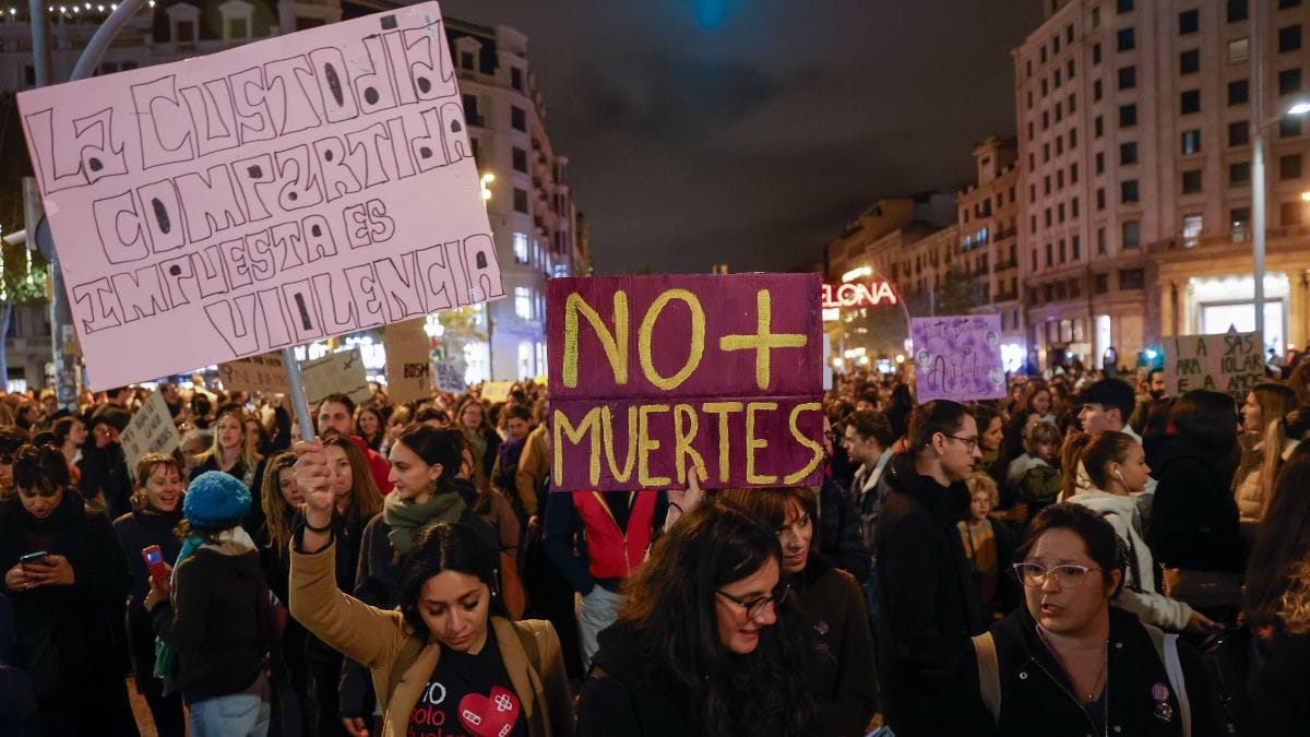 Decenas de miles de personas salen a las calles  para protestar contra la violencia machista