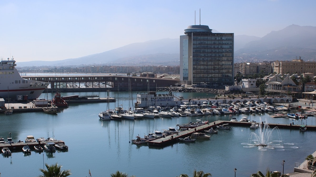 España olvida su cable eléctrico a Melilla mientras Rabat instalará uno con Reino Unido