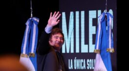 Feijóo elude mencionar a Milei y felicita a los argentinos por haber elegido «cambio»