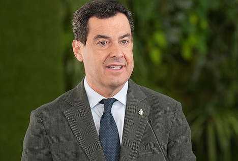 Moreno reclama a Sánchez 17.800 millones para Andalucía tras su «cesión a ERC y Junts»