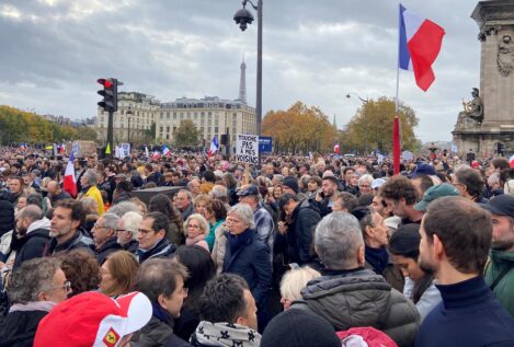 Más de 180.000 personas se manifiestan en Francia contra el antisemitismo