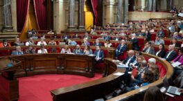 Junts y ERC se abstienen en una moción de la CUP para celebrar un referéndum ya