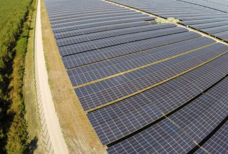 El sector solar quiere incentivos fiscales para atraer fábricas y luchar contra países del Este