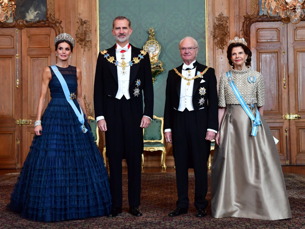 La reina Letizia con un vestido sostenible de H&M