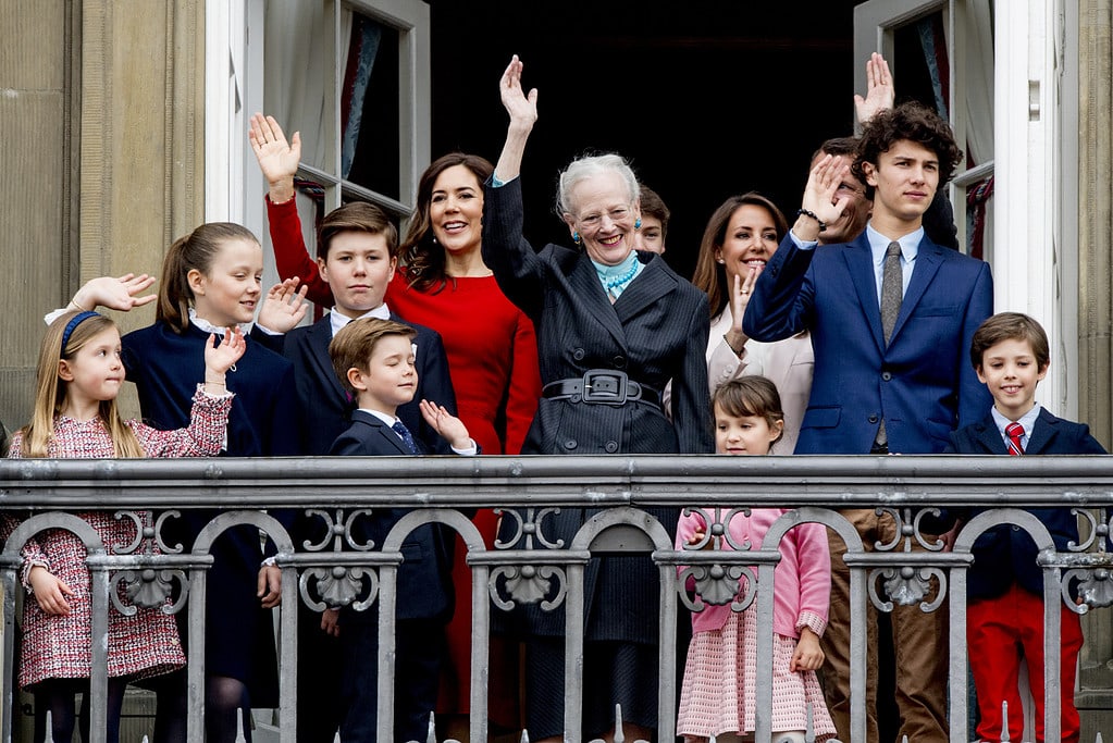 La reina Margarita y sus nietos