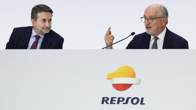 Bruselas amenaza a Repsol con perder las ayudas si frena planes estratégicos en España