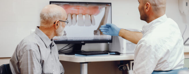 Salud dental y madurez: los peores enemigos de tus dientes al hacerte mayor