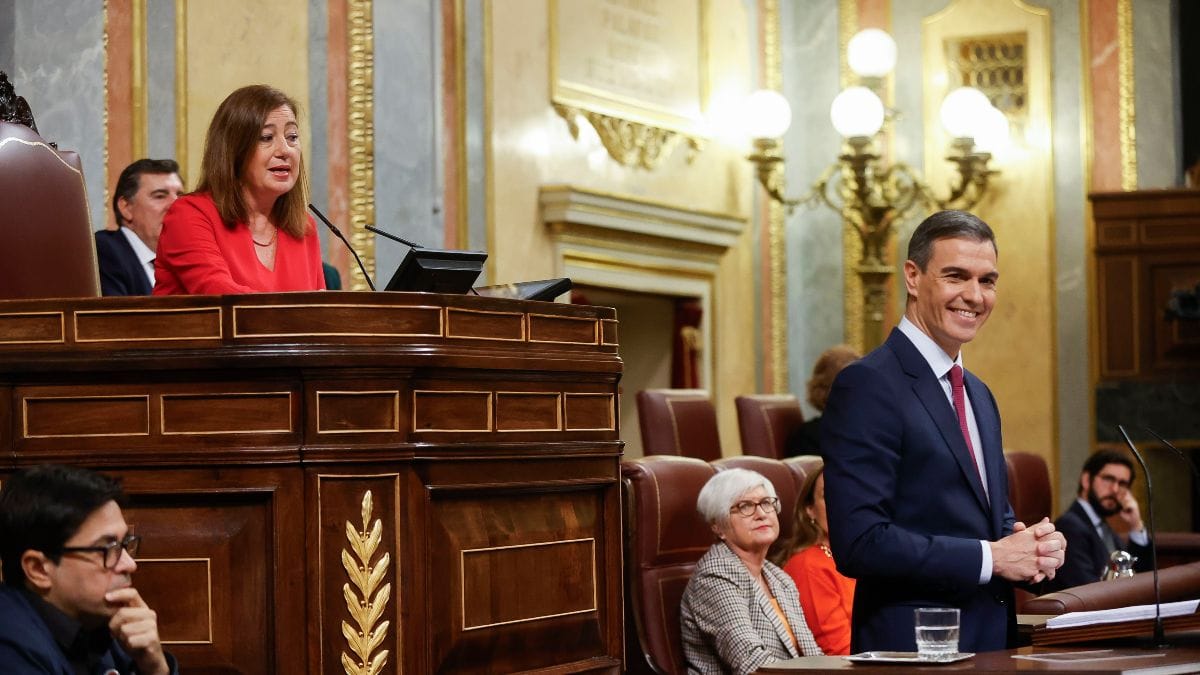 Pedro Sánchez utiliza su investidura para cargar duramente contra PP y Vox