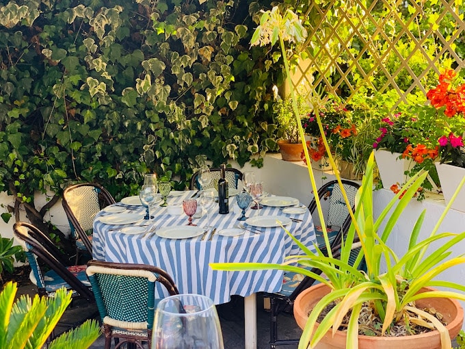 Una de las mesas del Restaurante La Tirana, Marbella. 
Restaurante La Tirana