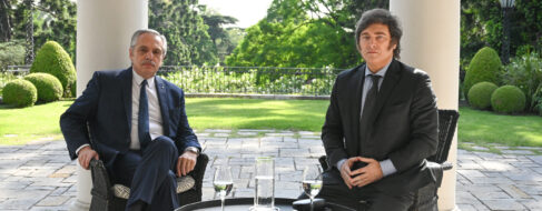 Fernández se despide diciendo que no ha tomado «una sola medida en contra del pueblo»