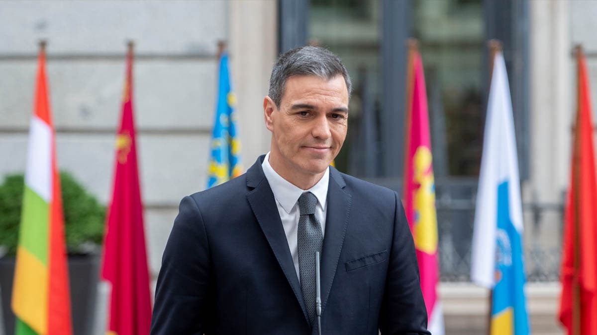 Pedro Sánchez presenta este lunes su libro 'Tierra firme' arropado por sus ministros