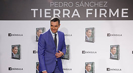 Pedro Sánchez usa los canales de Moncloa para retransmitir la presentación de su libro