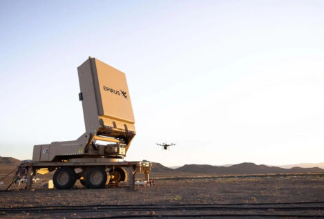 Los militares quieren derribar enjambres de drones cociéndolos en el aire