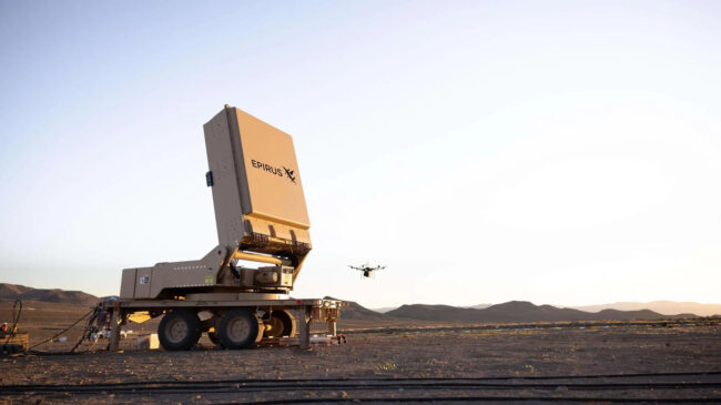 Los militares quieren derribar enjambres de drones cociéndolos en el aire