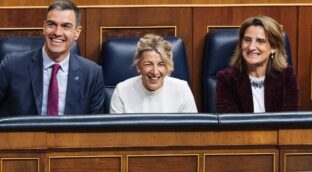 Sánchez estudia ascender a Ribera y se debate entre Vegara y Campa  para Economía