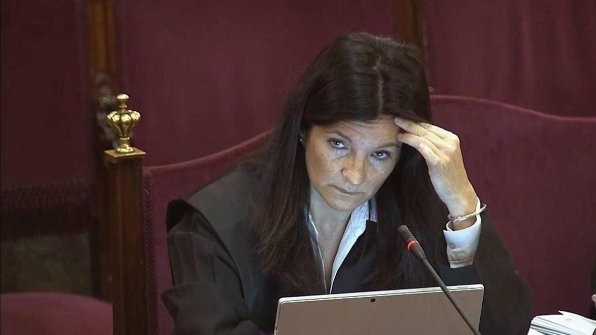 Robles condecora a la abogada del Estado que defendió la sedición en el juicio del ‘procés’