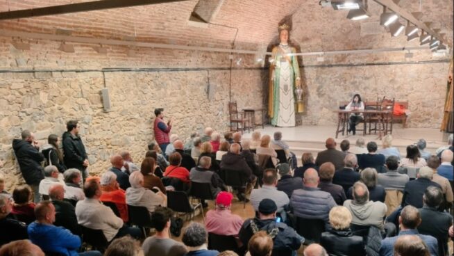 La alcaldesa de Ripoll inicia una gira por pueblos catalanes contra la «invasión» de la inmigración