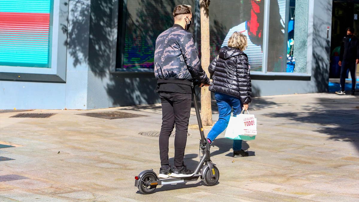 Renfe y Ouigo prohiben el acceso con patinetes eléctricos a partir de este martes