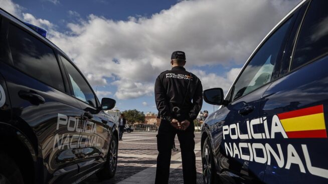 Técnicos comerciales, letrados y policías se suman al frente común contra la amnistía