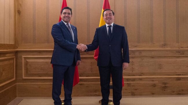 Albares enviará a un diplomático de embajador a Marruecos tras la polémica con los políticos