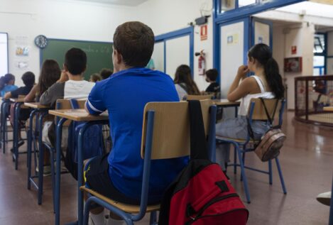Los chicos españoles repiten curso el doble que las chicas, según un estudio sobre PISA