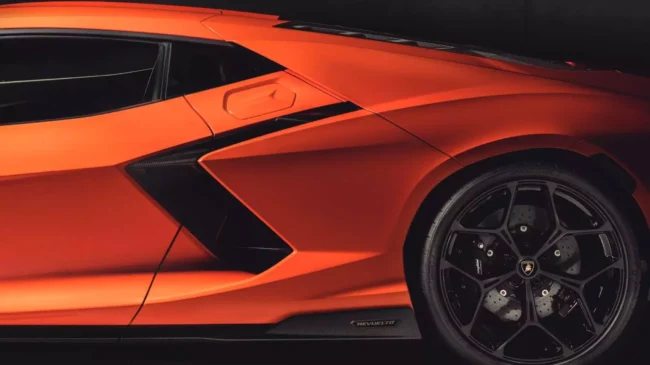 Lamborghini Revuelto, el nuevo récord italiano
