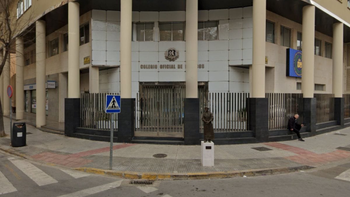 El oficial mayor del Colegio de Médicos de Badajoz no entrará en prisión tras tres abusos