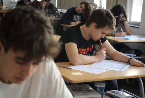 PISA desnuda el sistema educativo español: las peores regiones sacan mejor nota en la EBAU