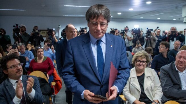 Puigdemont pidió al PSOE en su cita de Suiza el traspaso de las competencias de inmigración