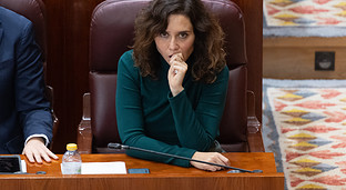 Las feministas piden a Ayuso que cree una unidad médica para 'trans' arrepentidos