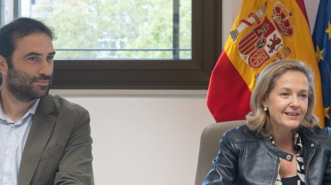 Sánchez asciende a Montero de número dos del Gobierno y  a Carlos Cuerpo en Economía
