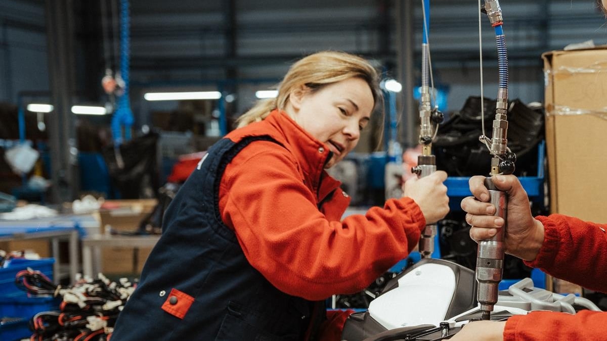 El coste por hora trabajada subió en el tercer trimestre y acumuló nueve trimestres de alzas