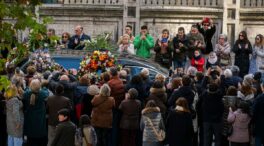 Miles de personas dan su último adiós a Concha Velasco en Valladolid