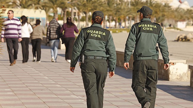 La Guardia Civil localiza 200 kilos de marihuana en un vehículo cerca de Huelva