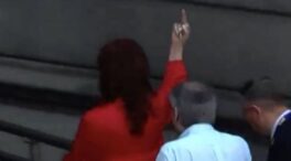 Cristina Fernández insulta con una peineta a los ciudadanos que la abucheaban en el Congreso