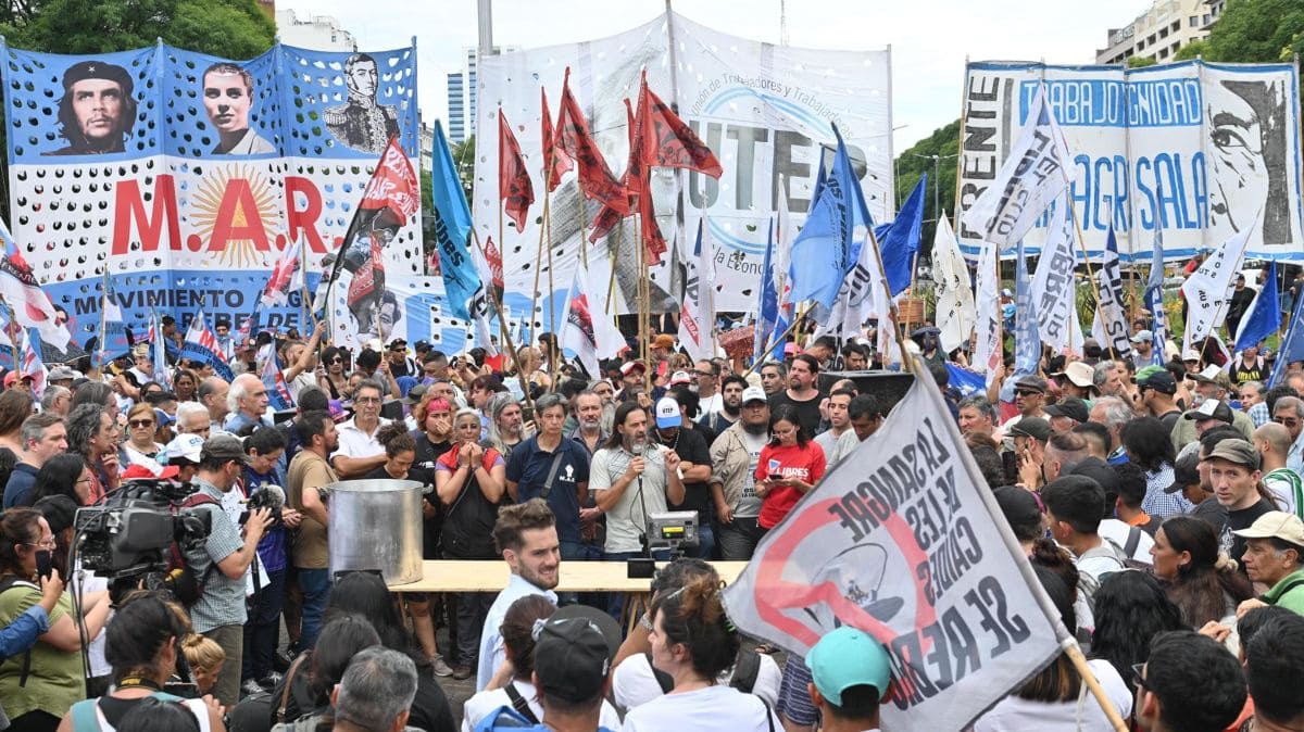 El principal sindicato de Argentina convoca una huelga general en enero por la reforma de Milei