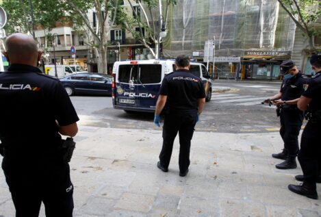Detenido en Palma de Mallorca por prender fuego a su casa con su mujer en el interior