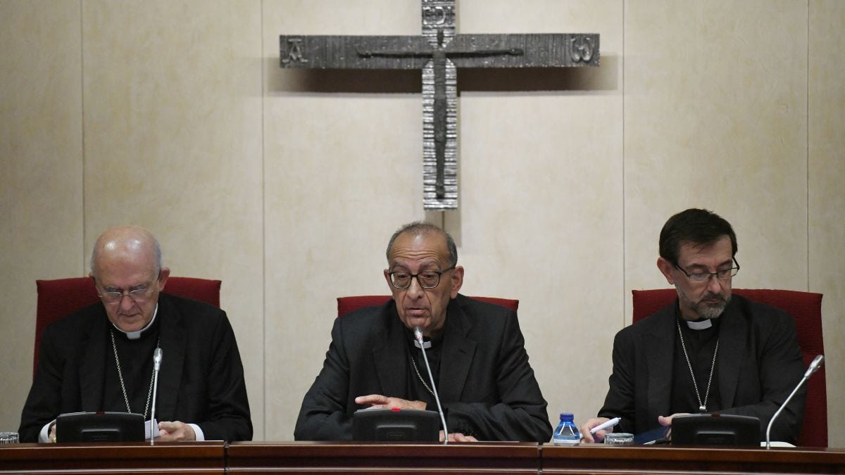 Cremades se reúne con los obispos para entregarles el informe sobre abusos en la Iglesia