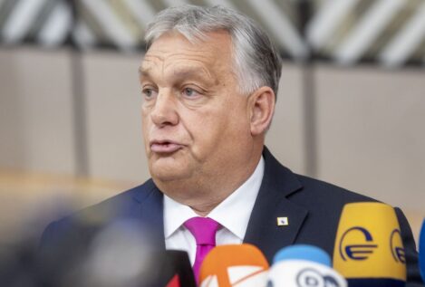 La UE alivia las sanciones a Hungría antes de la reunión donde puede vetar la ayuda a Ucrania
