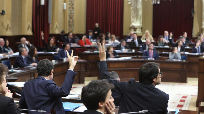 El Parlamento de Baleares confirma la supresión de ayudas a patronales y sindicatos