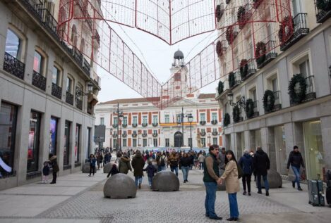 La población de España supera por primera vez los 48 millones por el aumento de extranjeros