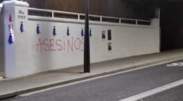 Aparecen pintadas y carteles antiabortistas en las clínicas Dator de Madrid y Barcelona
