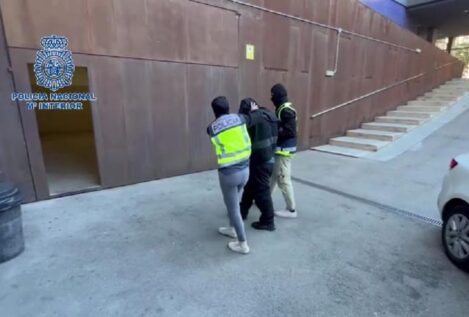 La Policía expulsa a Pakistán a 14 miembros de una organización que enaltece actos terroristas