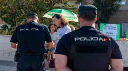 Agentes de la Policía Nacional evitan el suicidio de un hombre en Sevilla