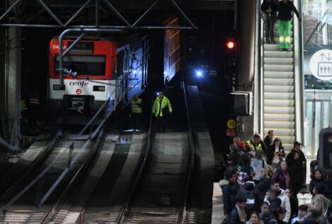 Cercanías recupera la circulación tras varias horas con problemas por un tren descarrilado