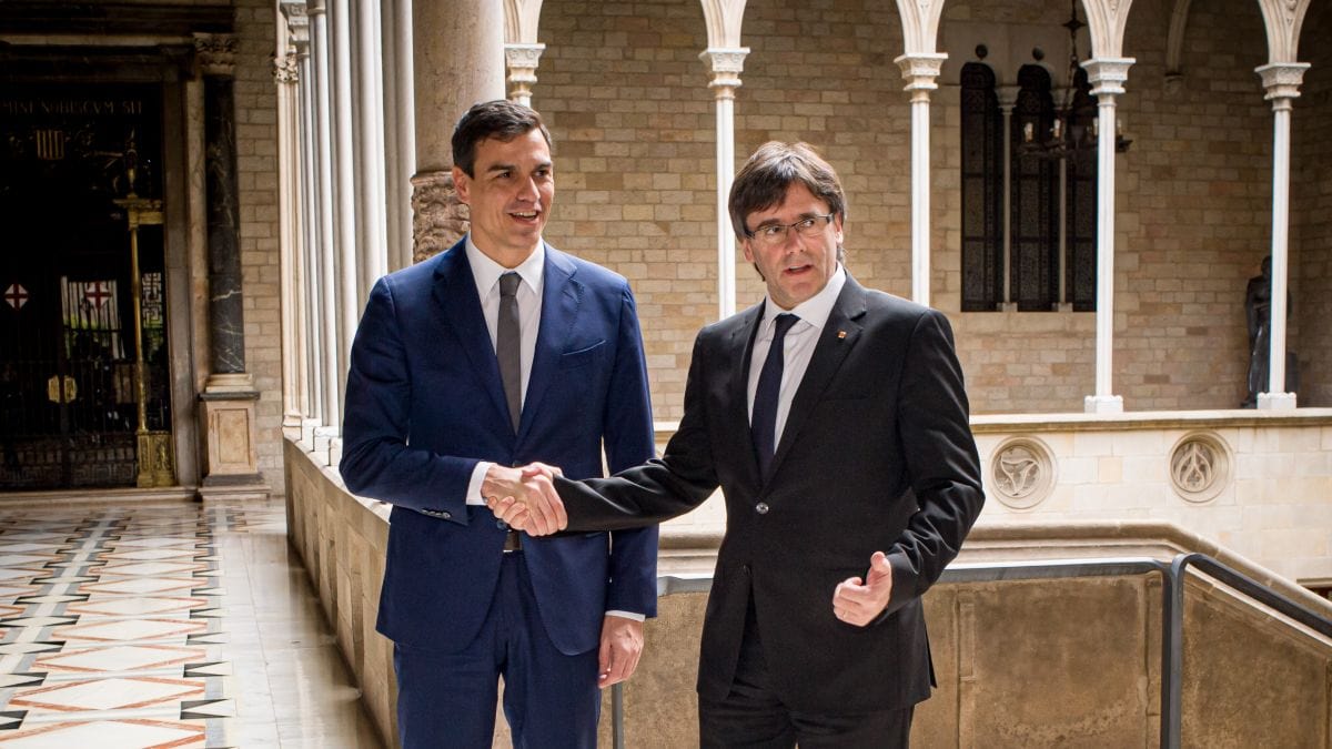 Sánchez y Puigdemont se reunirán fuera de España sin la presencia de un mediador